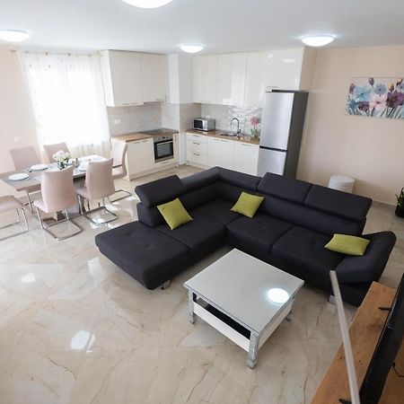 Blue Horizon Zara Apartment Bagian luar foto