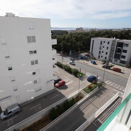 Blue Horizon Zara Apartment Bagian luar foto