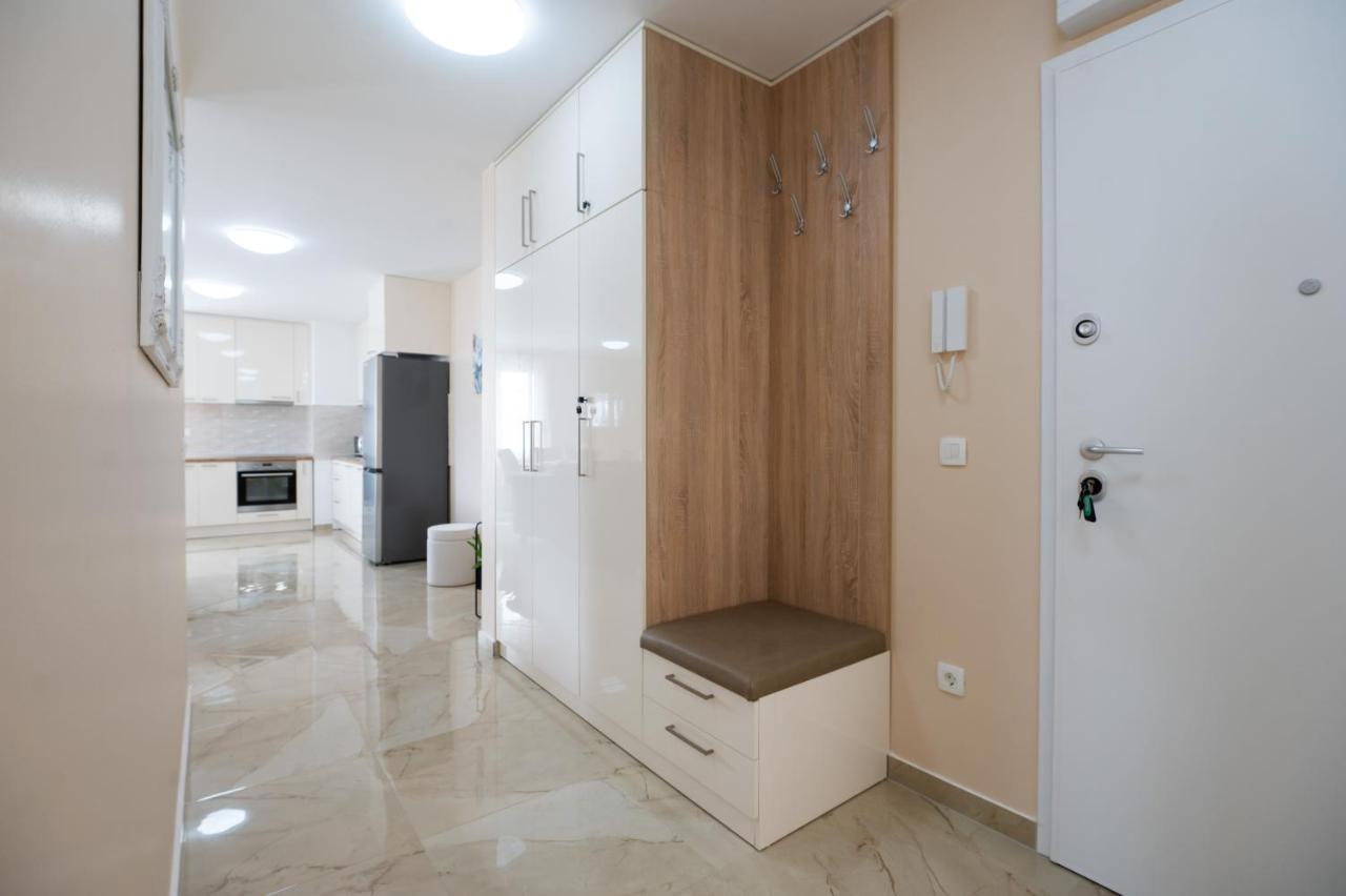 Blue Horizon Zara Apartment Bagian luar foto