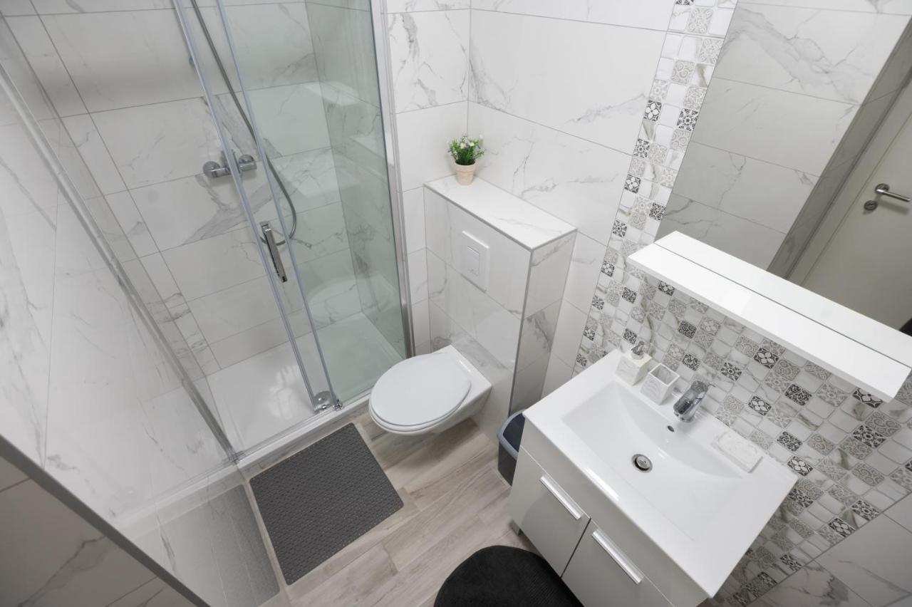 Blue Horizon Zara Apartment Bagian luar foto